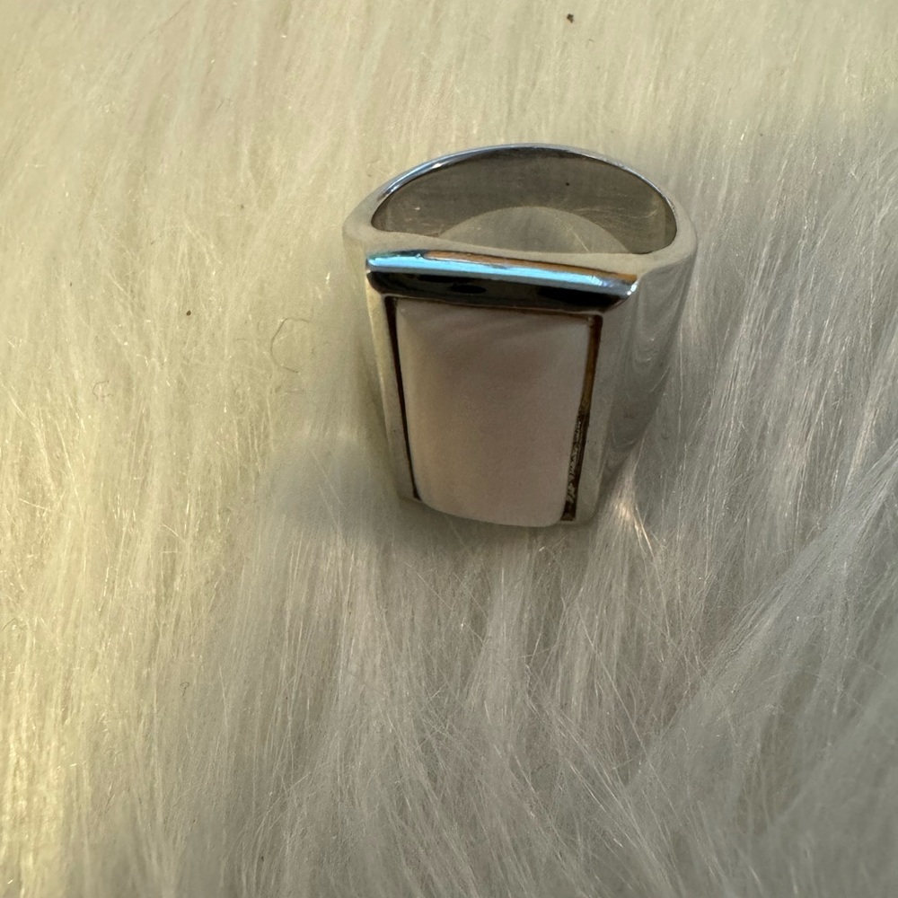 Beautiful Ring Size 6